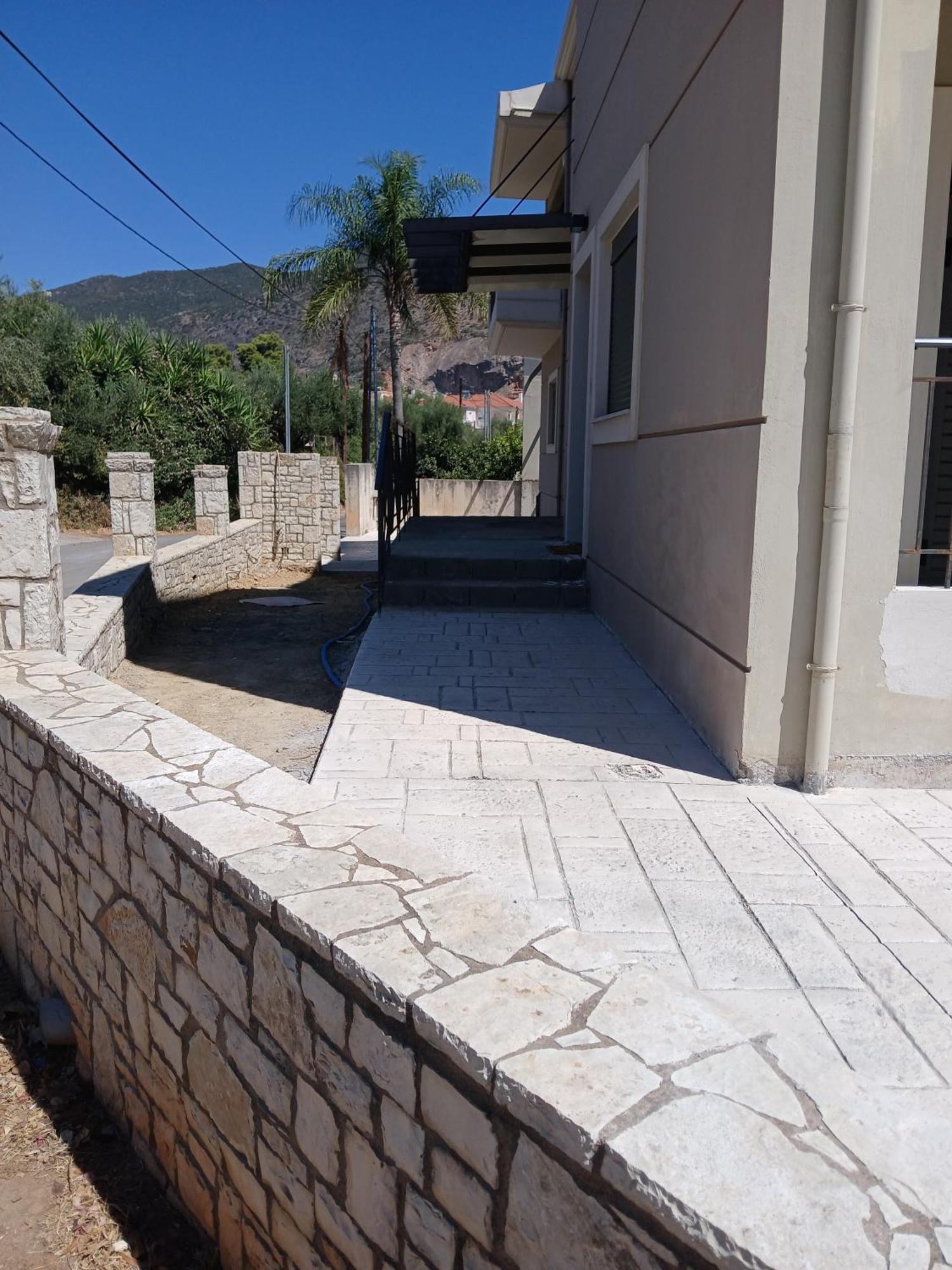 Simple, Calm And Luxurious Apartment Kalamata Exterior photo