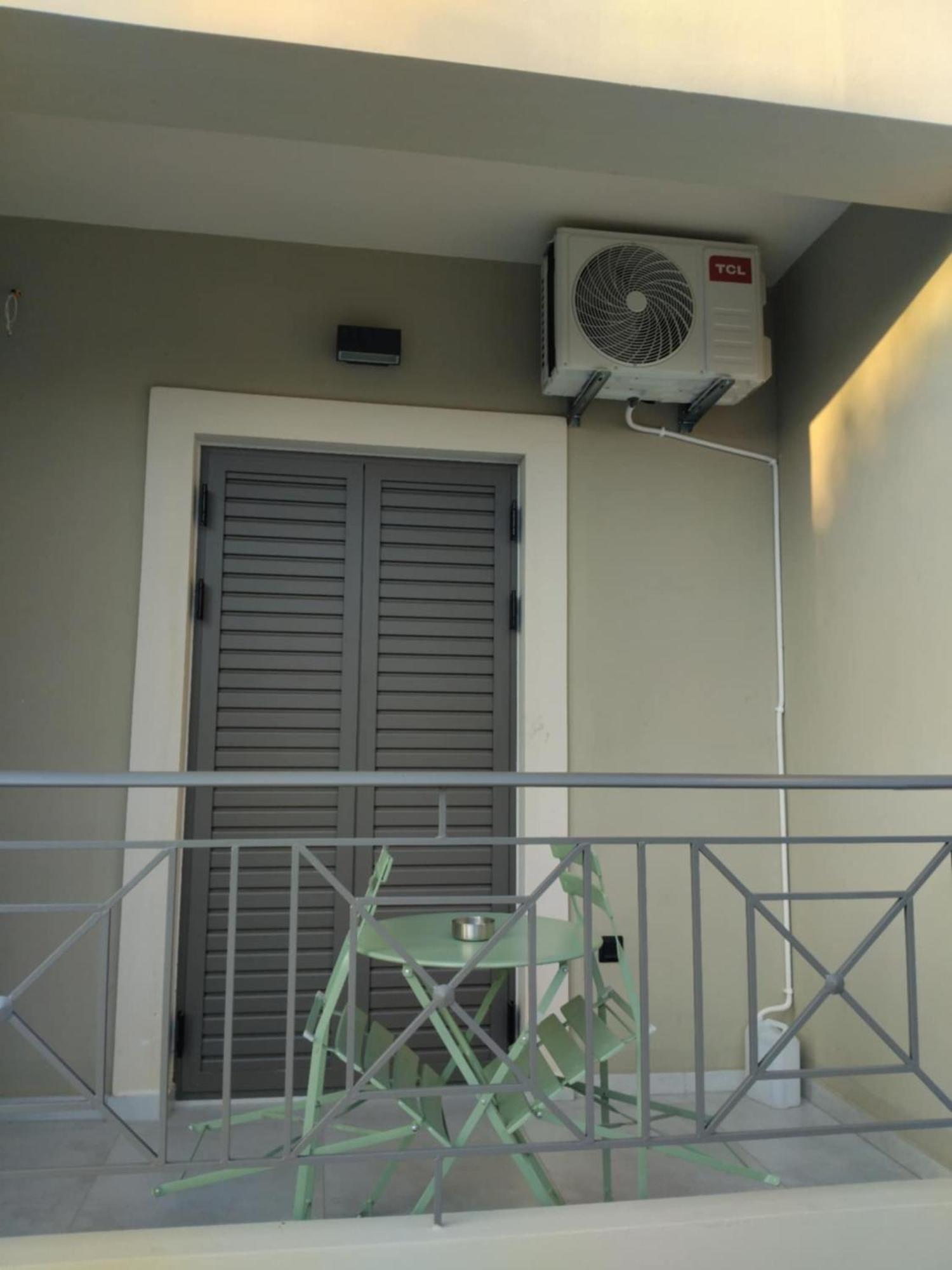 Simple, Calm And Luxurious Apartment Kalamata Exterior photo